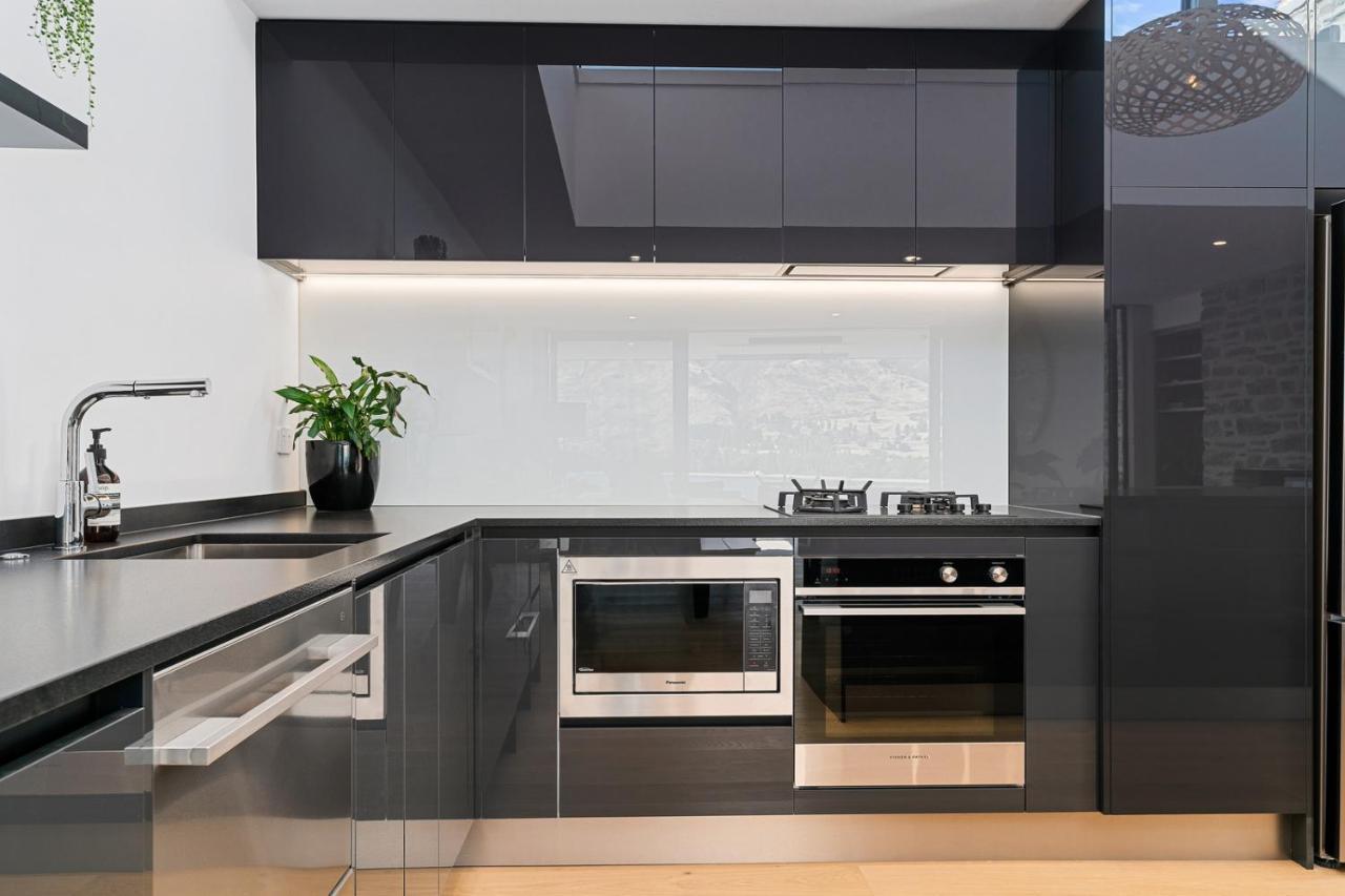 Luxurious Lakefront Penthouse Ванака Экстерьер фото